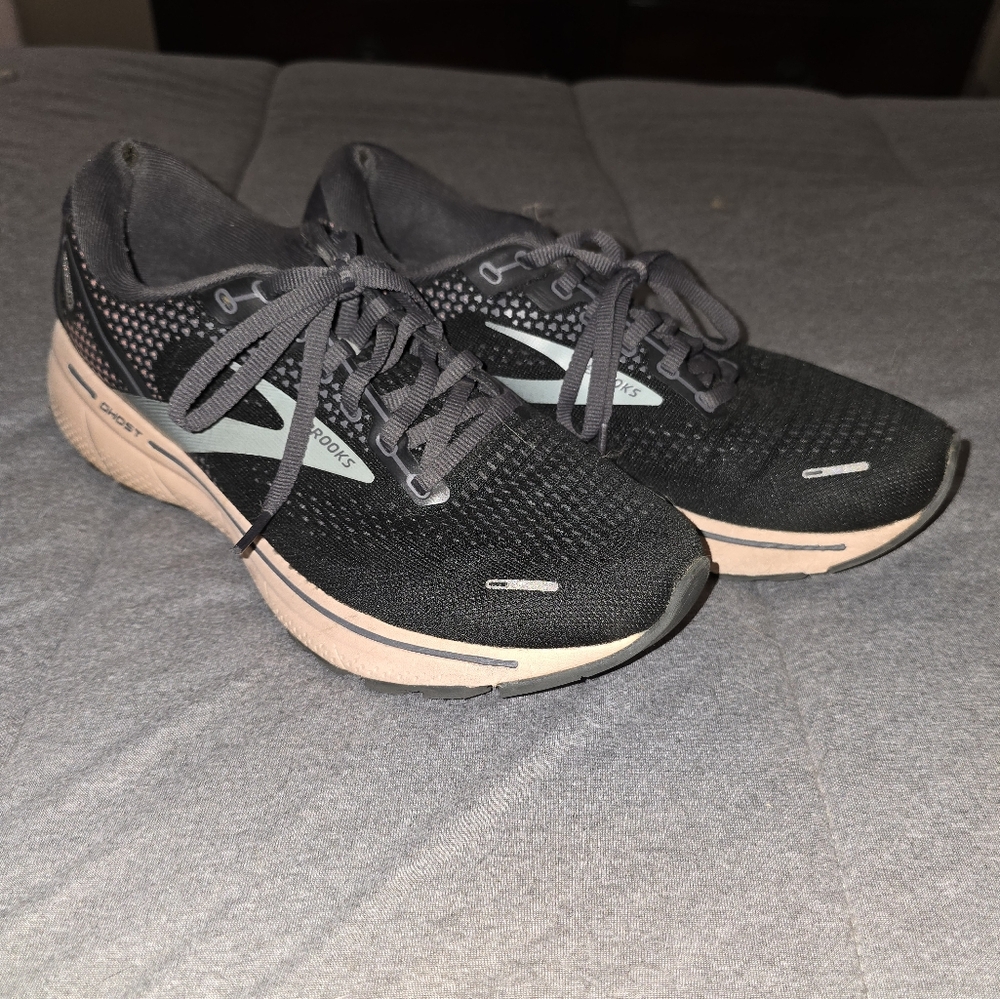 Brooks women's shoes